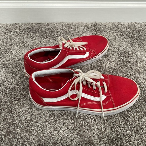 Mens sized 9.5 Red and White Original Vans. - Picture 4 of 4